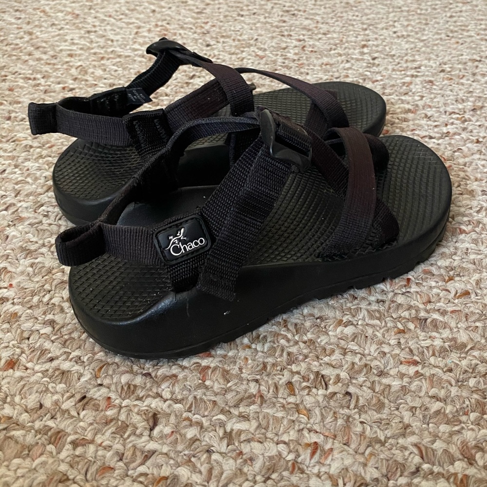 black chaco sandals